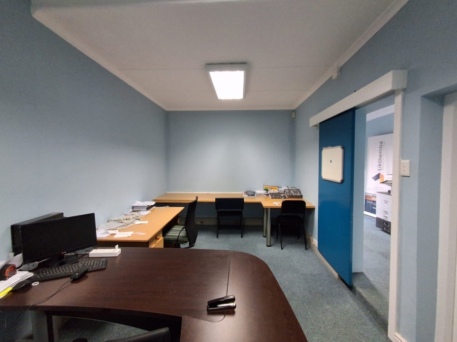 To Let Commercial Property for Rent in Baysville Eastern Cape